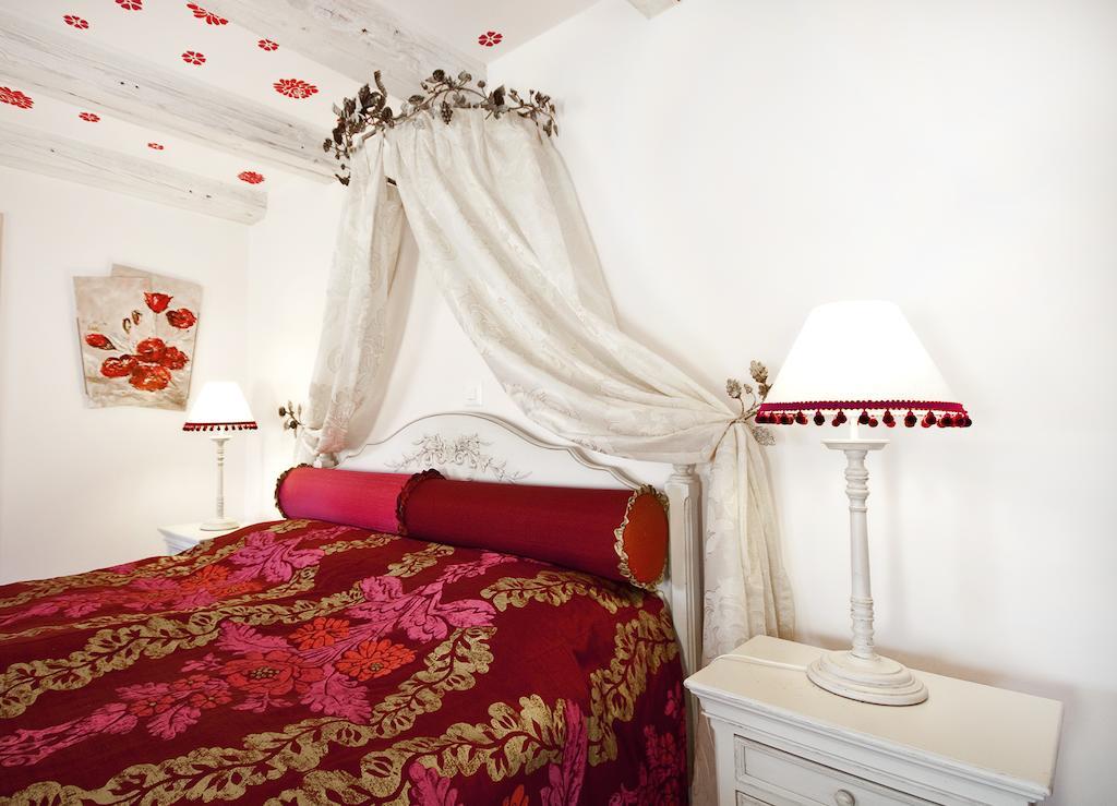 La Belle Saison Bed and Breakfast Mollens  Δωμάτιο φωτογραφία