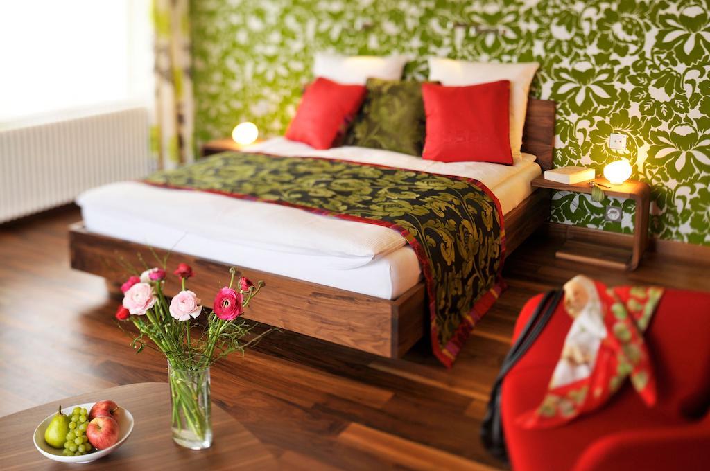 La Belle Saison Bed and Breakfast Mollens  Δωμάτιο φωτογραφία