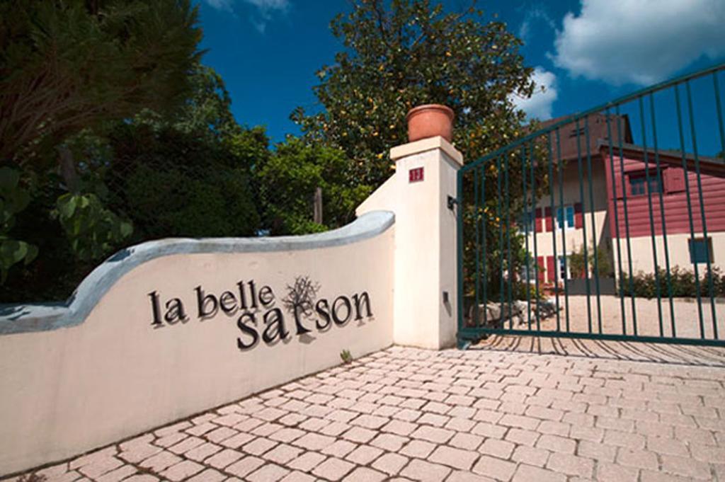 La Belle Saison Bed and Breakfast Mollens  Εξωτερικό φωτογραφία